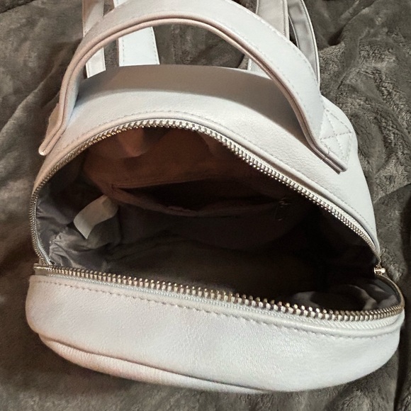 🦋Mini Light Blue Backpack🦋 - Picture 3 of 3